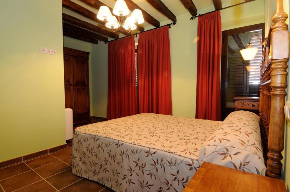 Las Ollerias Deza Room photo